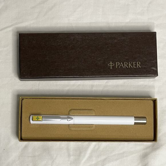 Vintage Parker Ballpoint Pen White Chrome Arrow Accent Black Ink Original Box - Picture 3 of 8